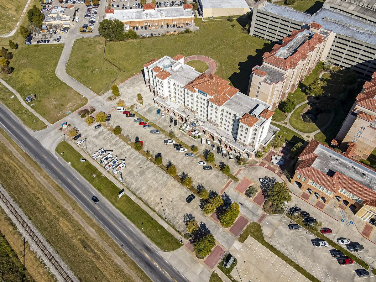 Staybridge Suites: 4001 Nicholson Dr, Baton Rouge, LA 70808